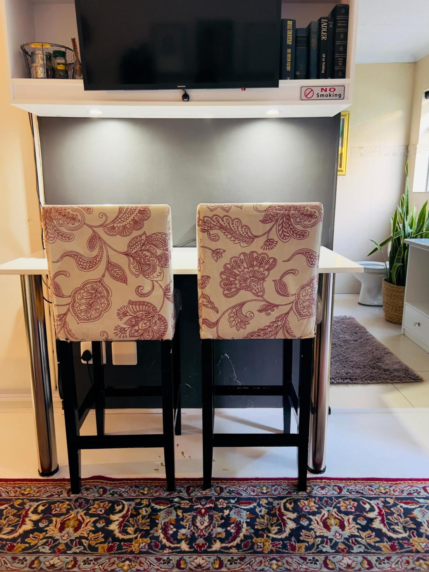 Art-Inspired Bedroom Close To Cbd موسيلباي المظهر الخارجي الصورة